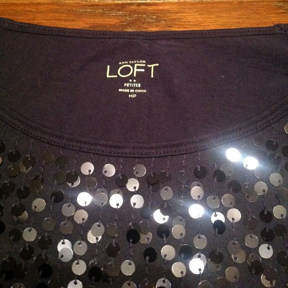 Ann Taylor Loft Shirt. Size M Petite. - Picture 4 of 5